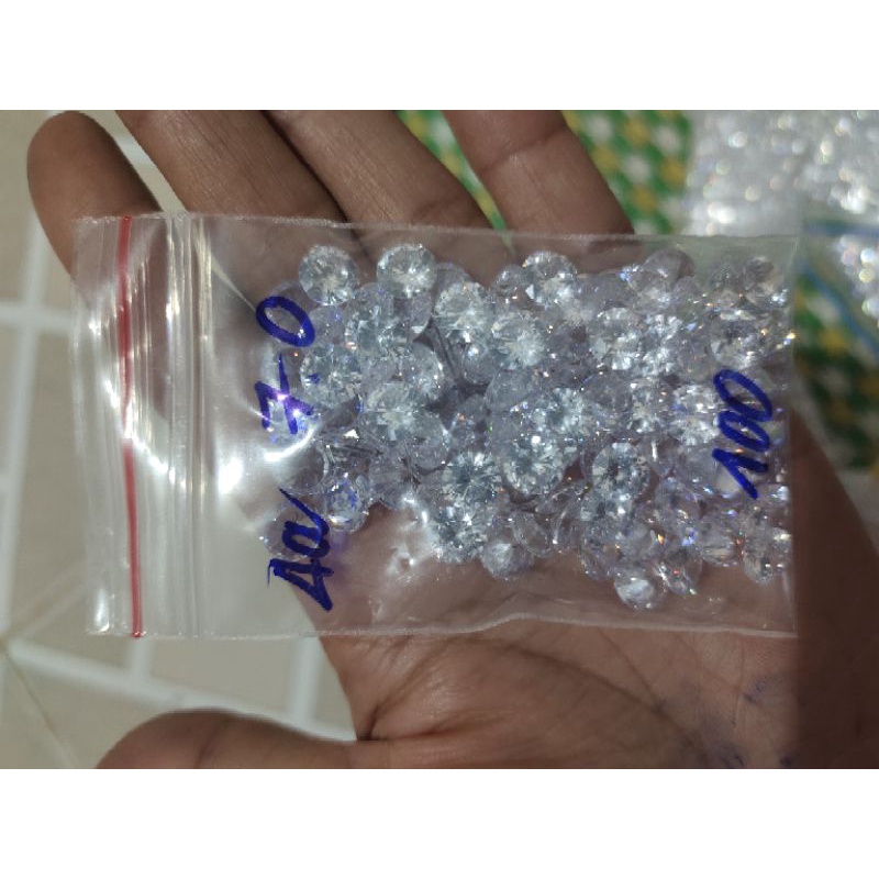 Đá Hột xoàn kim cương nhân tạo 7A chiếu mạnh Đủ size trong GH