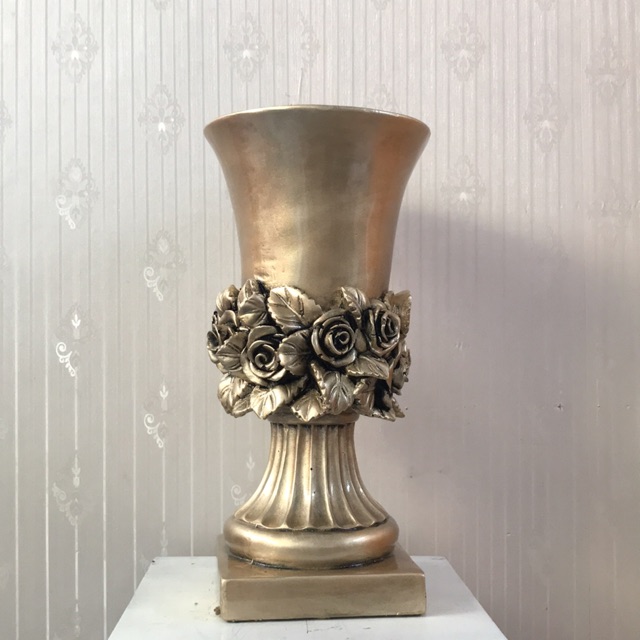 Bình chân eo hoa hồng composite