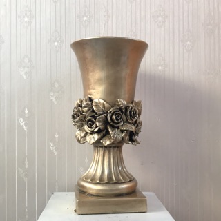 Bình chân eo hoa hồng composite