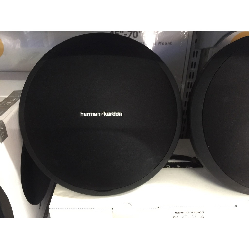 Loa Bluetooth Harman Kardon Onyx Studio.