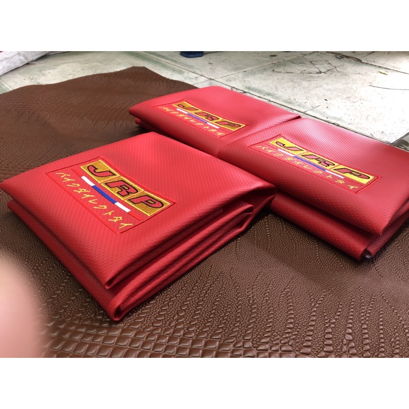 Vỏ  yên da đỏ thêu JRP