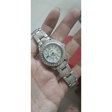 Thanh lý đồng hồ cm nữ si nhật