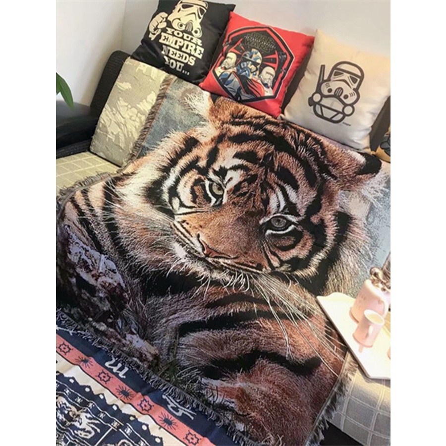 Tranh, thảm phong thủy đầu hổ, trải sàn, treo tường, phủ sofa