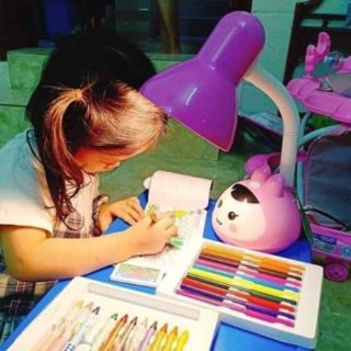 ĐÈN HỌC RẠNG ĐÔNG CHỐNG CẬN CHO BÉ