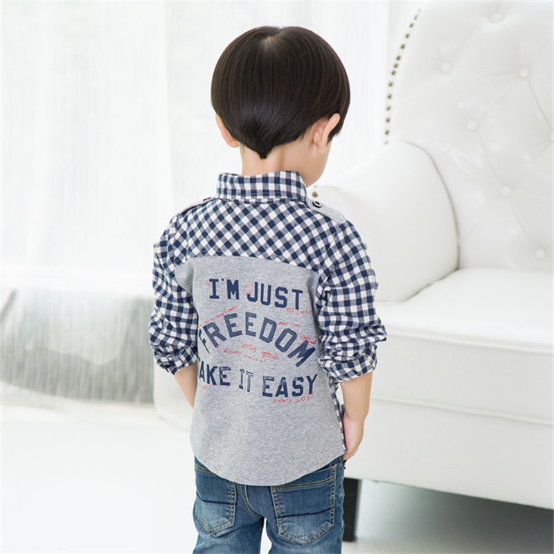 Áo sơ mi kẻ sọc in chữ cho bé trai