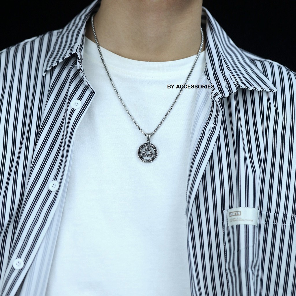 Dây chuyền titan mặt tròn phối tam giác đan rỗng không gỉ