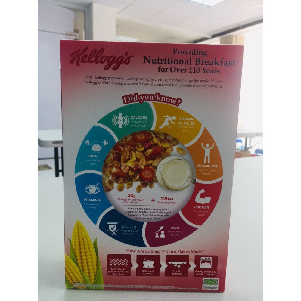 Ngũ cốc ăn sáng Kellogg's Corn Flakes Strawberry 180g | BigBuy360 - bigbuy360.vn