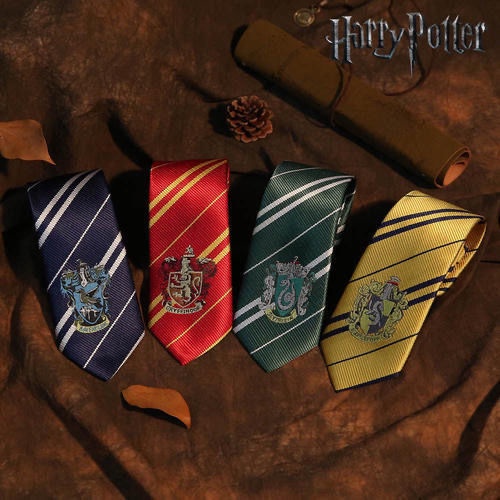 Cà Vạt Hóa Trang Thành Nhân Vật Trong Phim Harry Potter