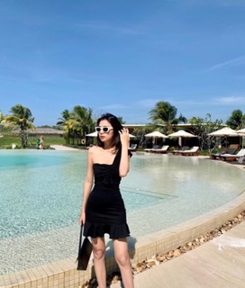 ĐẦM ĐEN ĐUÔI CÁ MỘT VAI