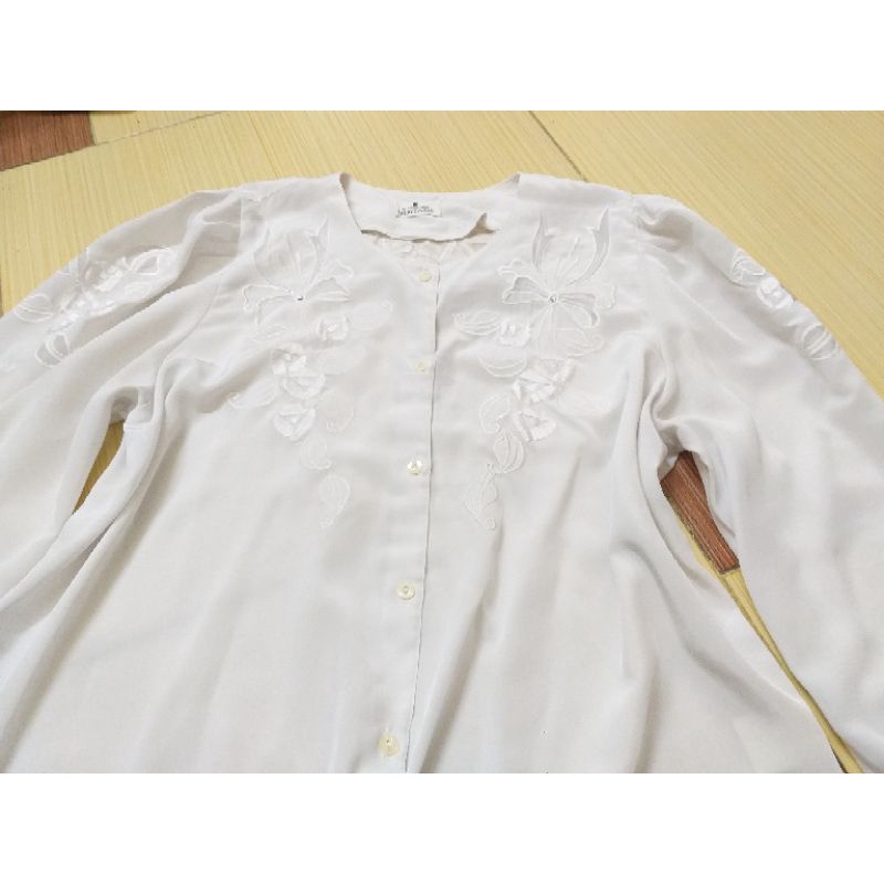 Áo sơmi Nhật thêu hoa cổ tròn free size thanh lý