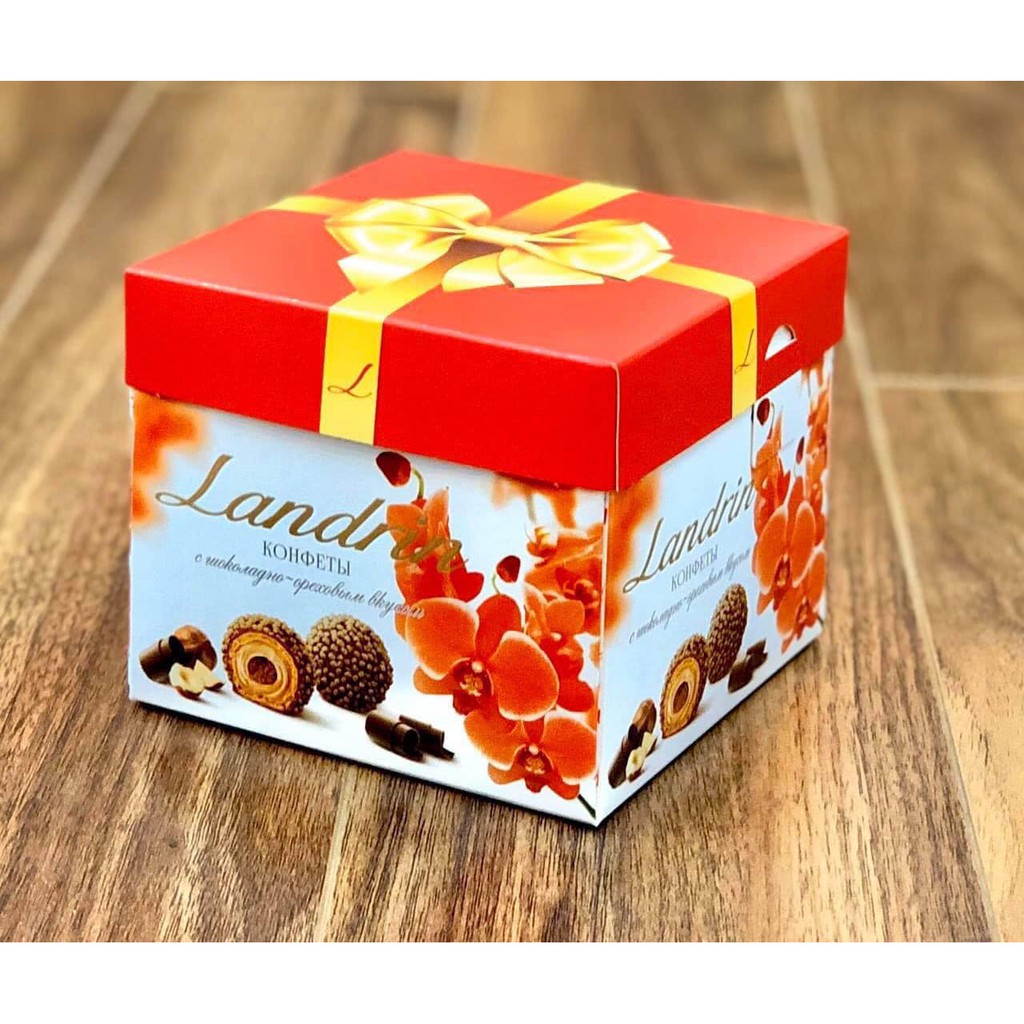 (HÀNG TẾT 2022)_ Chocolate Landrin Phủ Hạt Hộp Đỏ Và Xanh 120G