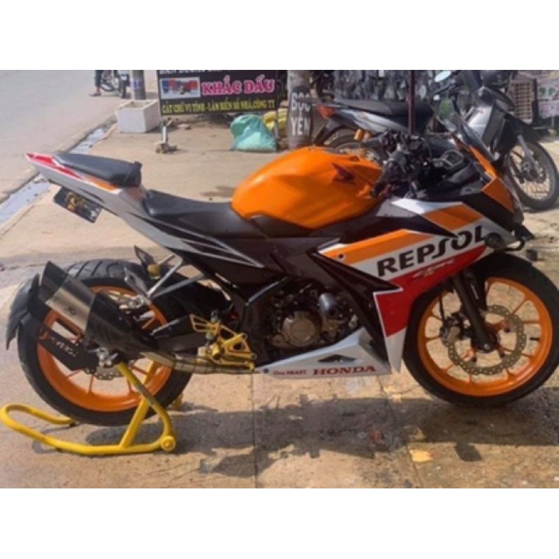 Ben nâng xe máy thông dụng nhiều dòng xe gấp vuông thẳng