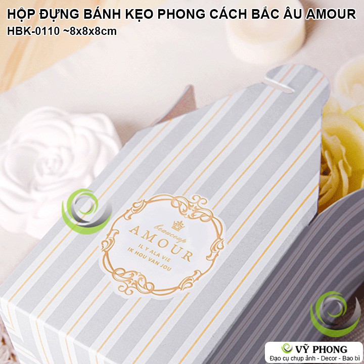 HỘP GIẤY ĐỰNG BÁNH KẸO QUÀ TẶNG CÁC DỊP LỂ ĐÁM CƯỚI PHONG CÁCH BẮC ÂU SANG TRỌNG CHỮ NHŨ VÀNG HBK-0110