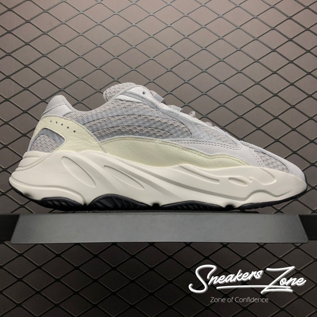 𝐓Ế𝐓 (FREESHIP+HỘP+QUÀ) Giày thể thao YEEZY 700 V2 Static trắng xám phản quang ^ g