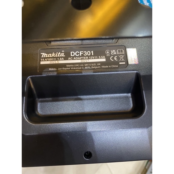 Quạt dùng pin Makita DCF301Z