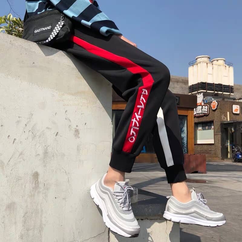 Quần jogger kiểu dáng thể thao sọc