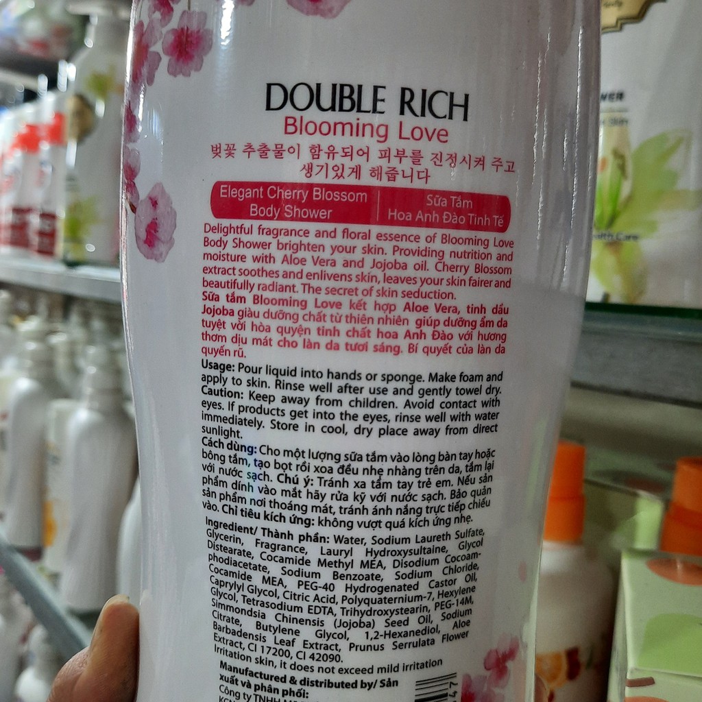 Sữa tắm hoa anh đào tinh tế Double Rich Love Blooming chai 800g