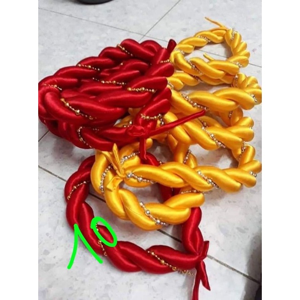 mấm đội đầu cô dau