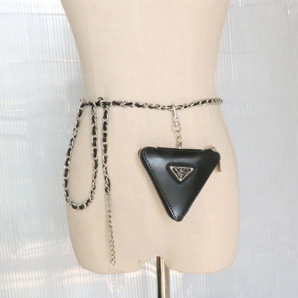 Túi đeo hông hình tam giác màu trơn phối dây xích phong cách thời trang âu mỹ dành cho nữ