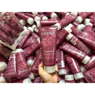 Sữa tắm Caudalie màu mận tím