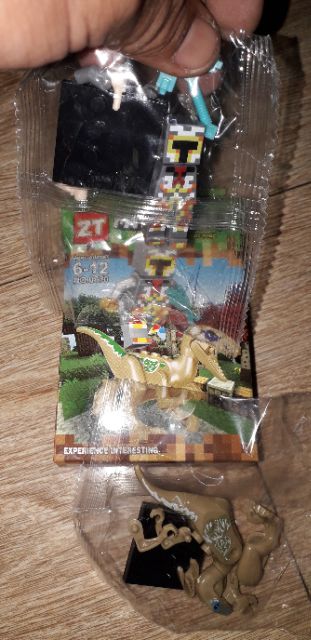 Lắp ráp 1 hộp LegoMineCraft 0870