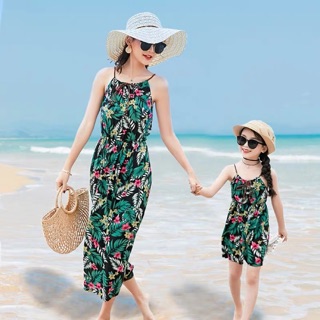 Váy đôi đi biển mẹ và bé