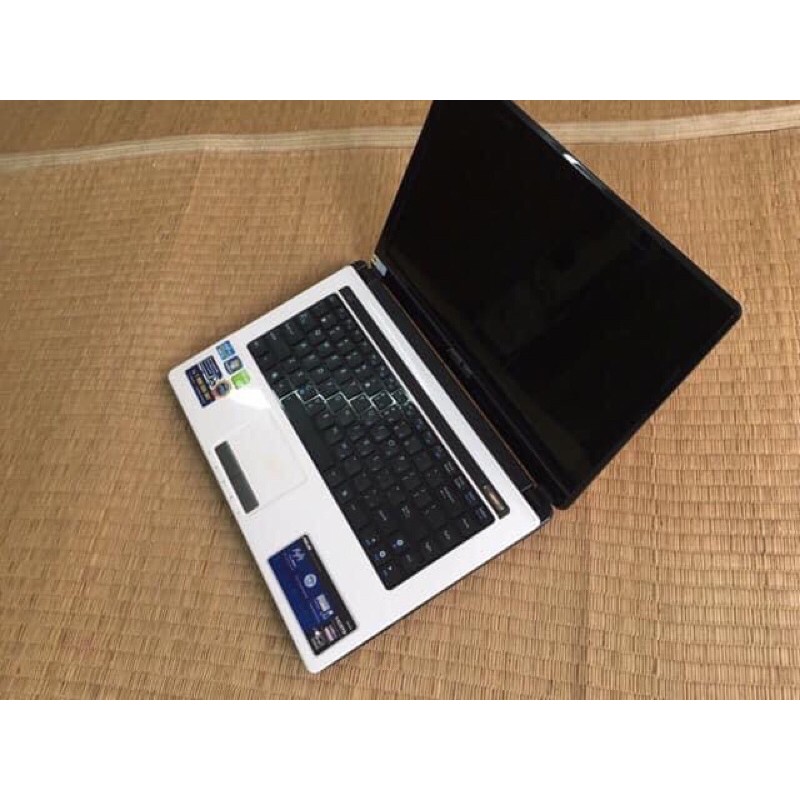 Laptop UFO Asus K43 i5 trắng thời trang đẹp tinh khôi | BigBuy360 - bigbuy360.vn