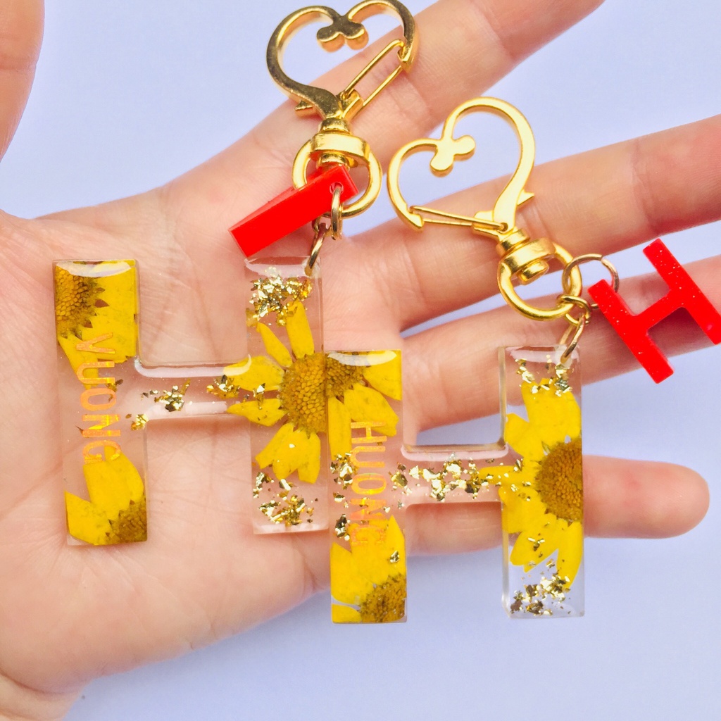Móc Khóa Chữ Cái  Hoa thật