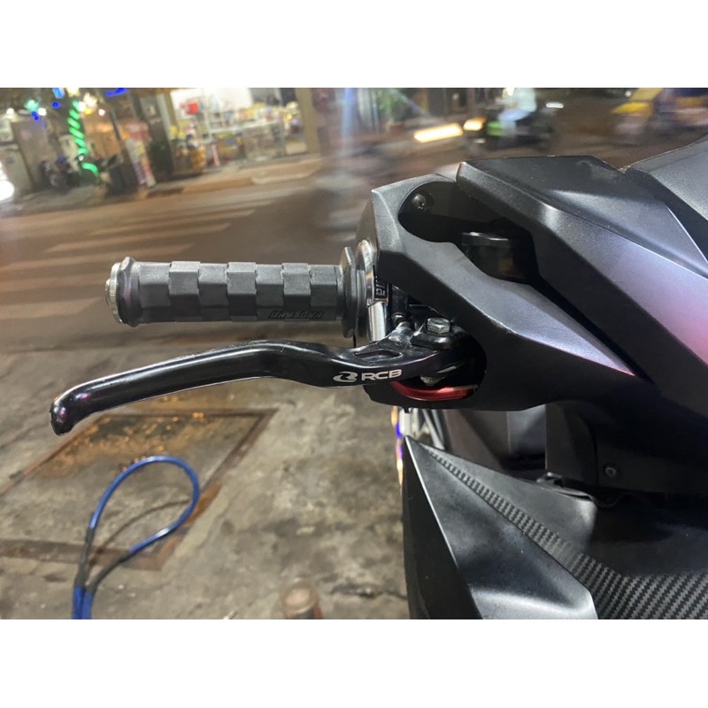 Cùm Tăng tốc Uma Racing chính hãng màu đen và bạc.