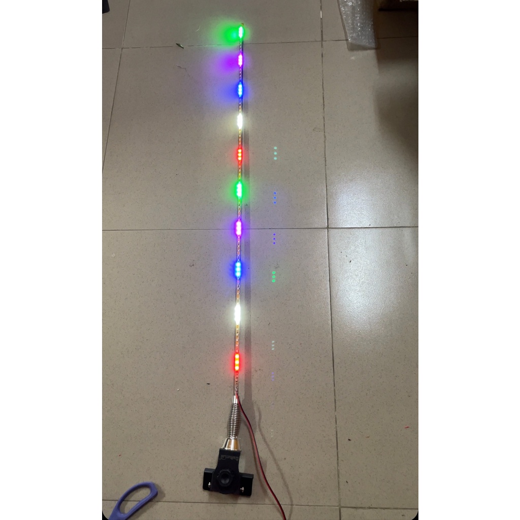 Cây led angten nháy 7 màu trang trí xe tải, xe contener, xe đầu kéo dài 70cm