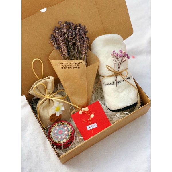 Set quà tặng 6 món | Soft Gift Box với hoa khô, túi thơm, khăn tóc mềm mại, nến thơm handmade