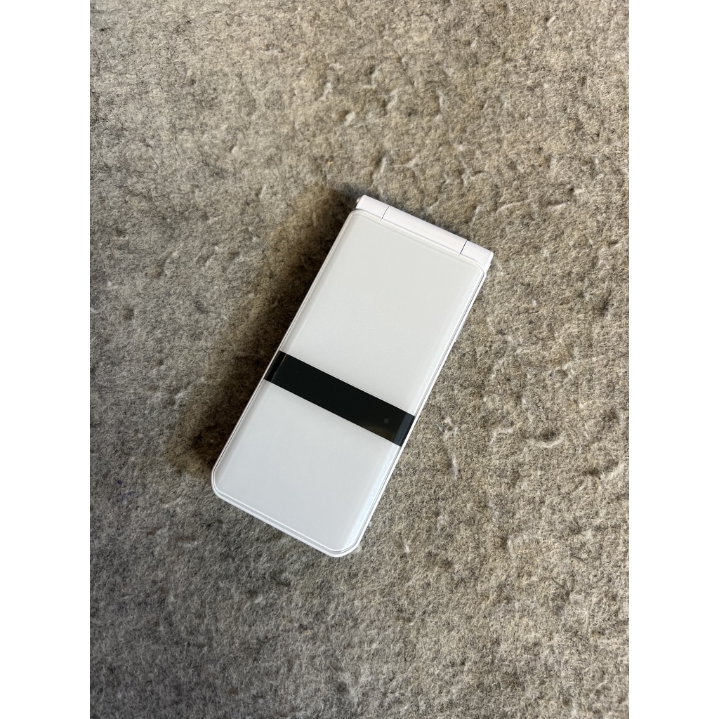 Điện thoại Fujistu Arrow F-05G trắng Chính hãng