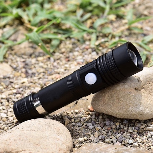 Đèn pin siêu sáng công suất lớn XHP50 ( TẶNG 1 PIN SIÊU KHỦNG 18650 )