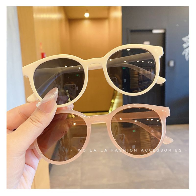 Kính mắt trống tia UV