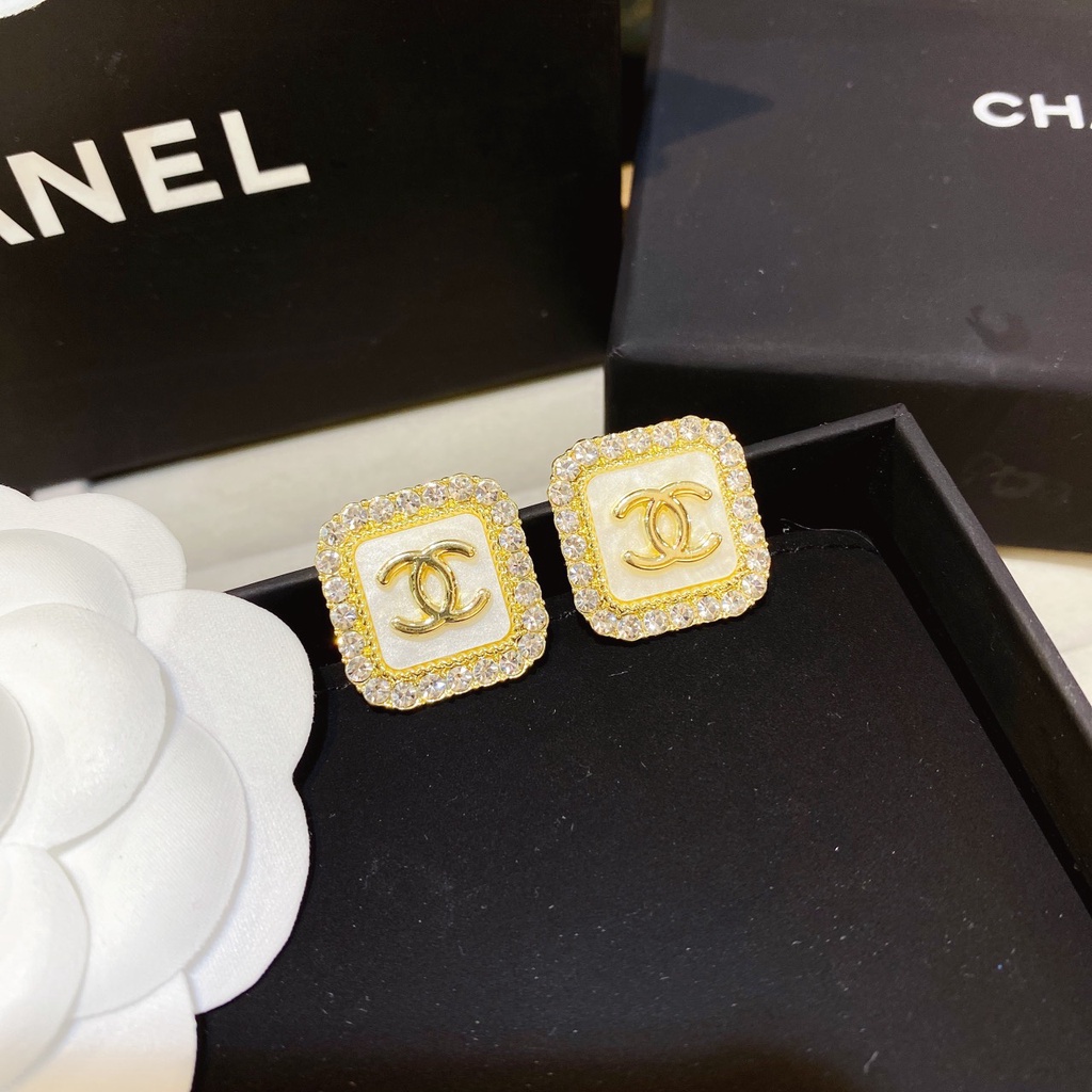 Bông tai nữ đính đá và ngọc châu nhân tạo cá tính Ròm House kiểu dáng bông tai thương hiệu cực kỳ sang chảnh - ms0459