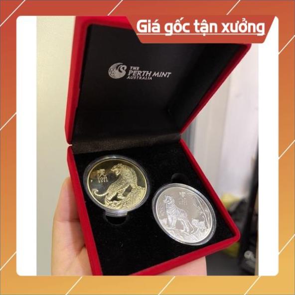 Cặp Đồng xu hình con hổ cọp may mắn tặng Tết The Perth Mint Australia, hộp nền đen chuẩn Úc