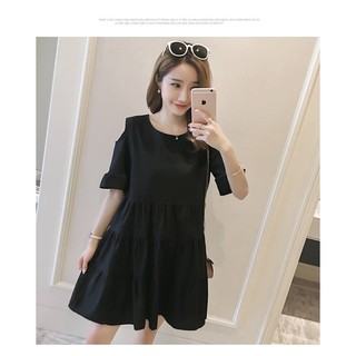 Váy đen hở vai nhiều tầng