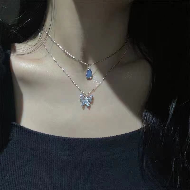 Vòng cổ hai lớp đính đá zircon mặt dây hình bướm màu xanh dương nhạt thời trang
