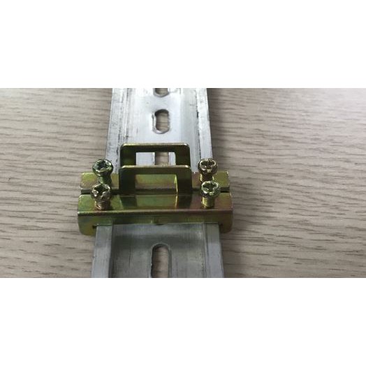 Chặn cầu đấu Domino bằng sắt