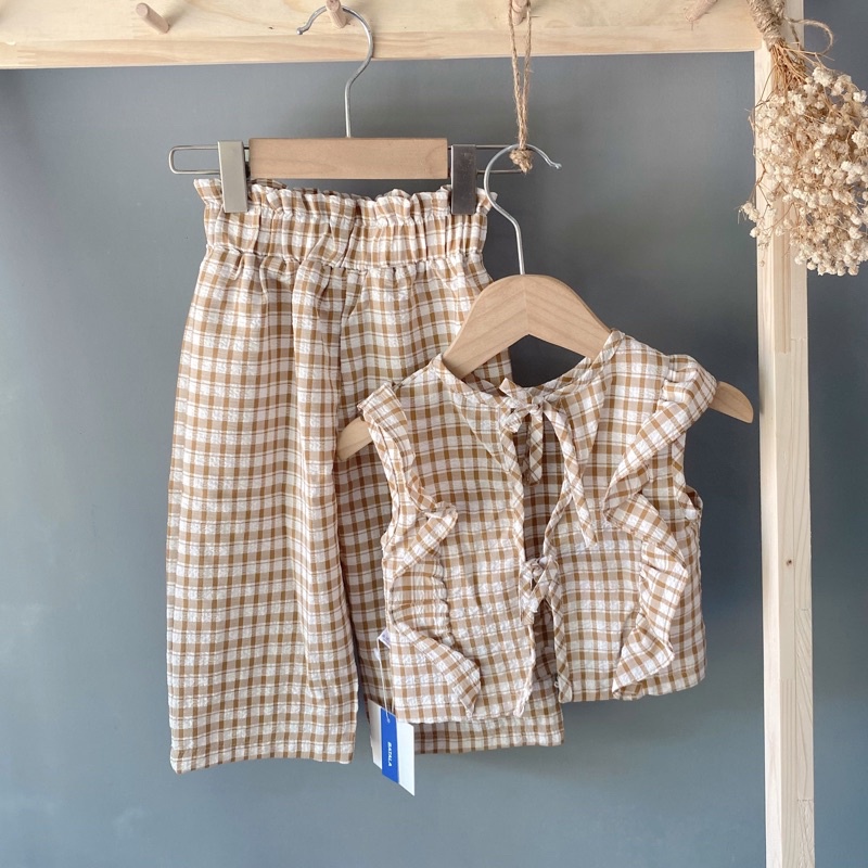 Bộ Quần Áo Bé Gái Nyny Baby Kẻ Caro Vải Thô Mềm Hở Lưng Sành Điệu Set Bé Gái Sang Chảnh Từ 8 _ 22kg