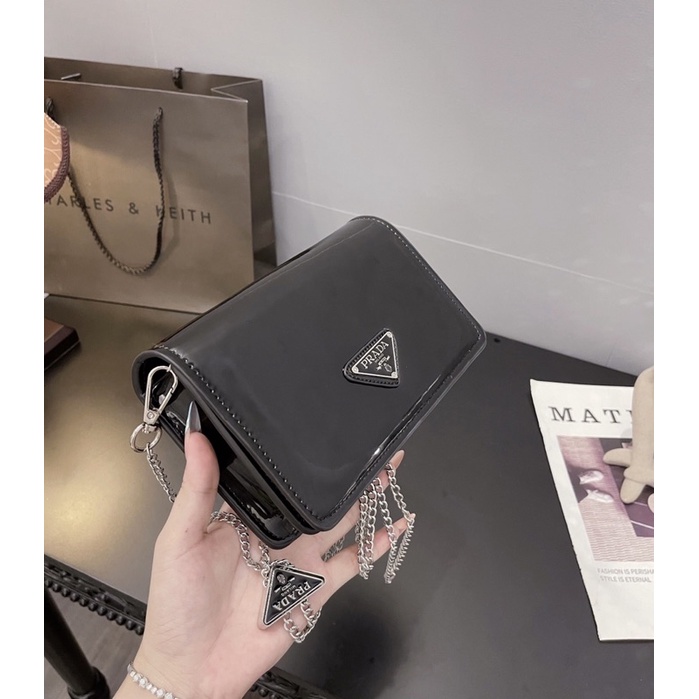 TÚI VÍ ĐEO CHÉO PRADA FULL THẺ LOGO