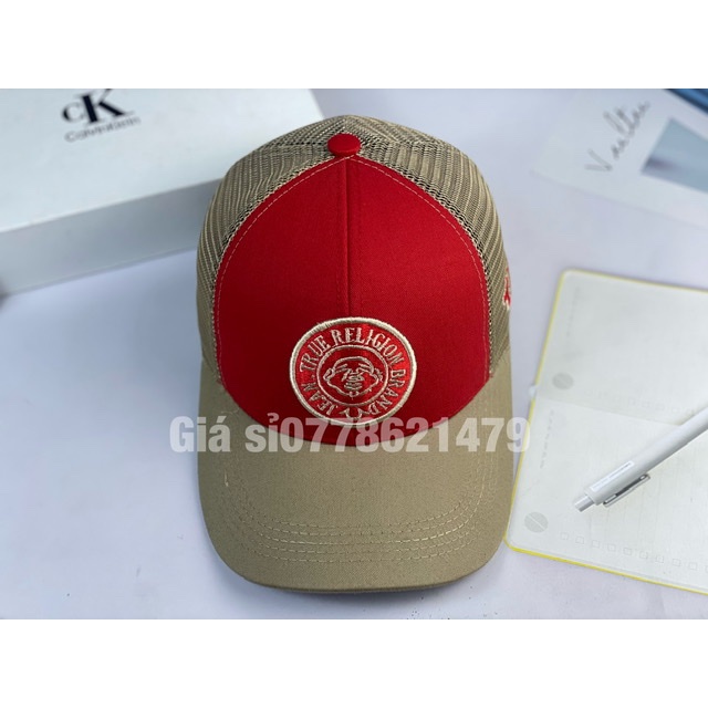 Nón kết lưỡi trai đỏ phối lưới kem thêu ông địa đậm chất thời trang nam