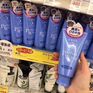 Sữa rửa mặt perfect whip ( ảnh do shop tự chụp tại siêu thị ,có Bill mua hàng )