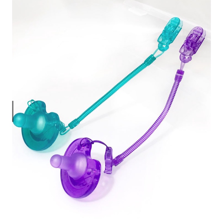 Núm Ti Giả Silicone Hình Cá Heo Cho Bé 3-18 Tháng Tuổi