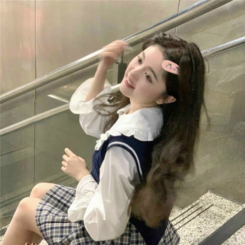 SET 3 MÓN: SƠ MI TRẮNG CỔ BÈO KÈM GILE NGOÀI + CHÂN VÁY CARO XẾP LY🧸 | BigBuy360 - bigbuy360.vn