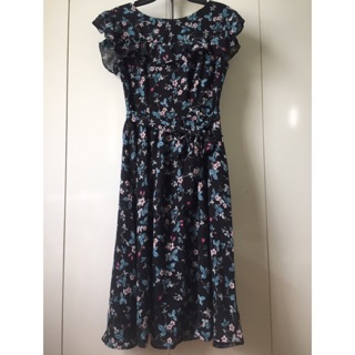Đầm voan hoa midi kèm belt