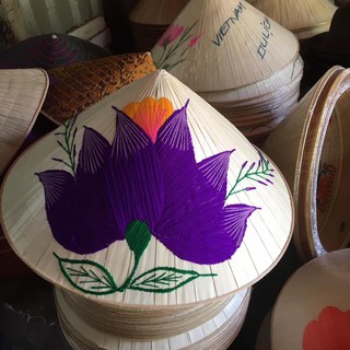 Nón lá Huế thêu