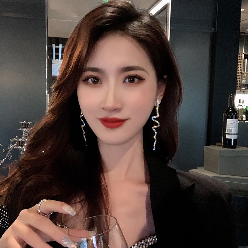 Bông Tai Hàn Quốc Dáng Dài Hình Rắn Đính Đá Siêu Sang Mainia Shop