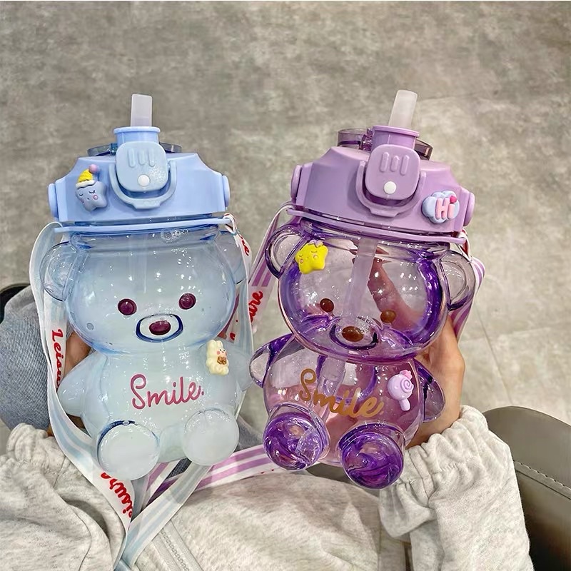 Bình đựng nước hình gấu trúc cute có dây đeo chéo và ống hút