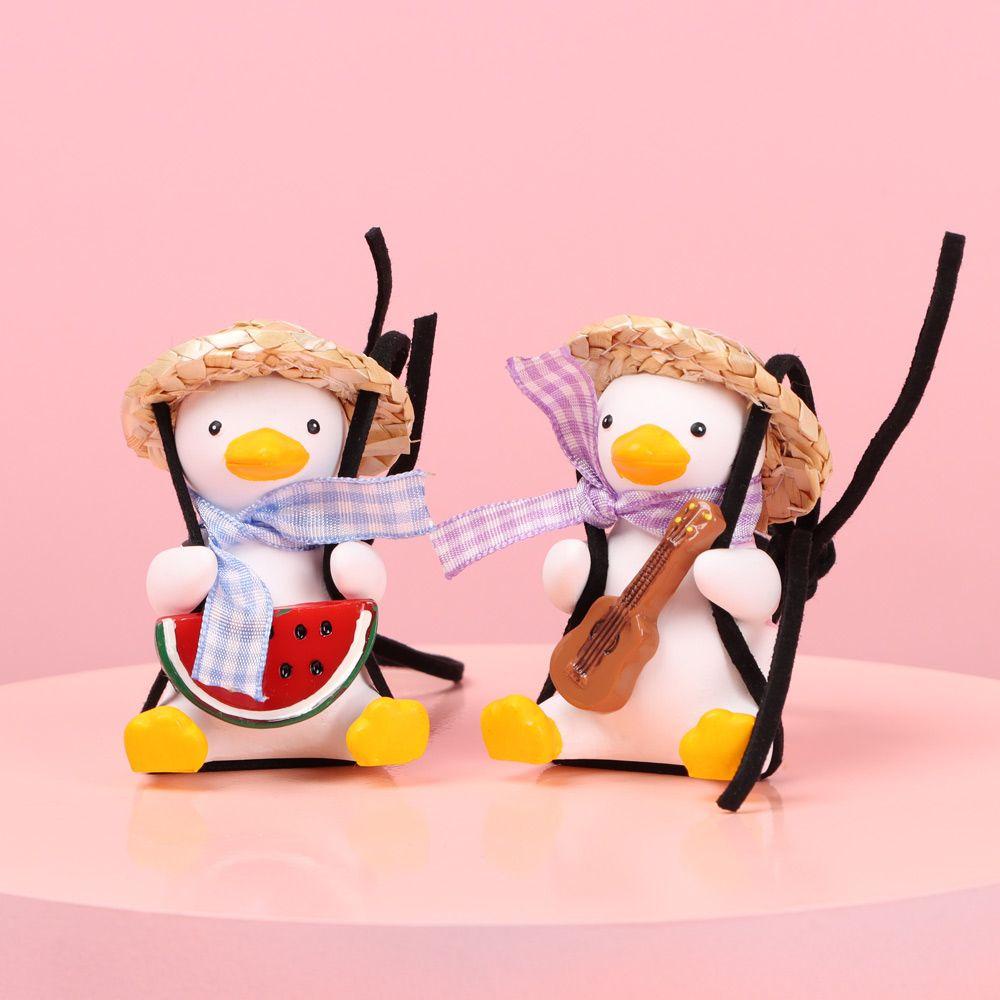 Btlimer Phụ Kiện Trang Trí Xe Hơi Hình Chú Vịt Đội Mũ Rơm Có Hương Thơm Tự Động